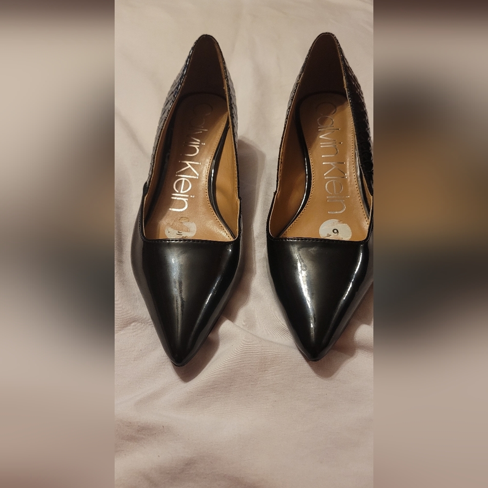 SOLD  Calvin Klein pumps black size 9